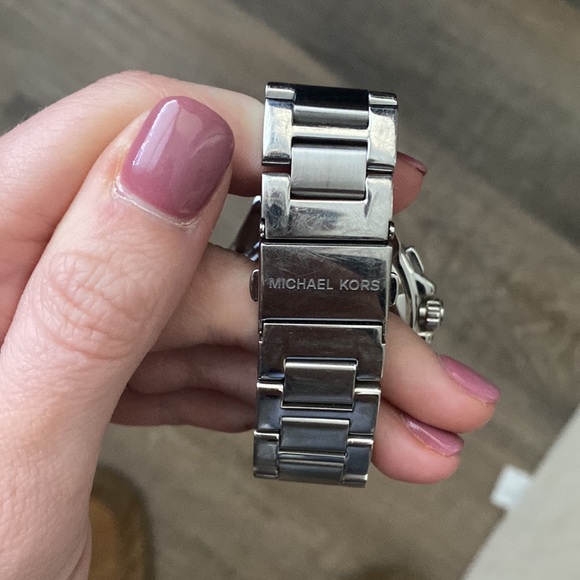 MICHAEL KORS Camille Chronograph Silver Dial Stainless Steel Watch MK5719 - Picture 3 of 3